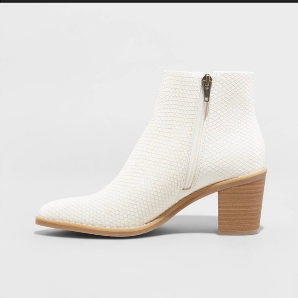 Universal Thread Boot